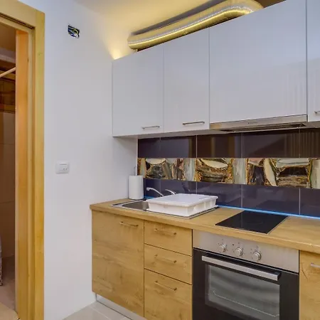 With A Parking Space Losinj, Losinj - 20281 Apartman Mali Lošinj