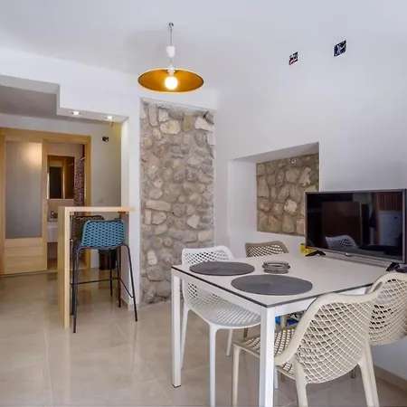 With A Parking Space Losinj, Losinj - 20281 Apartman Mali Losinj